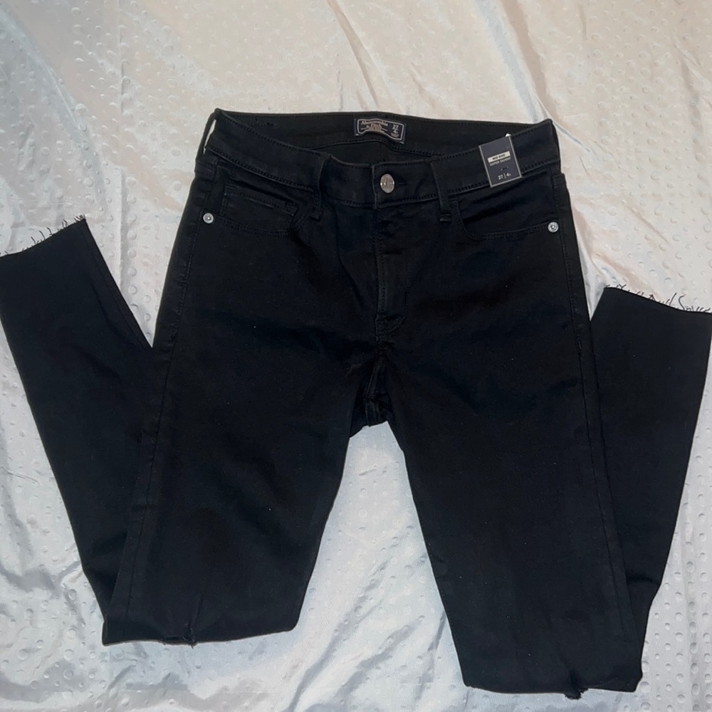 NWT - Abercrombie & Fitch - Super Skinny